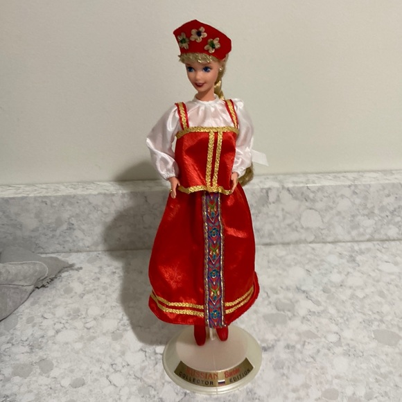 Barbie Collector Edition Russian Barbie doll with stand - Picture 2 of 11